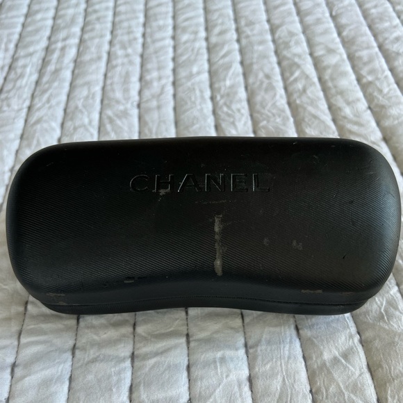 CHANEL Brown with Gold CC Logo Sunglasses. - Picture 8 of 12